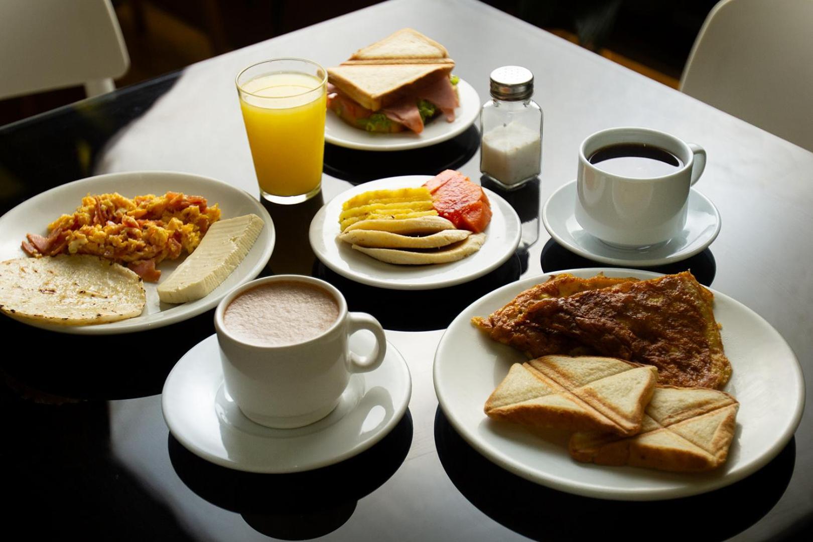 Hotel Veler Restaurante Medellín Buitenkant foto